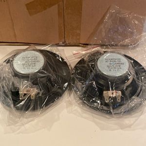 NIB Set of 2 Audiovox Speakers